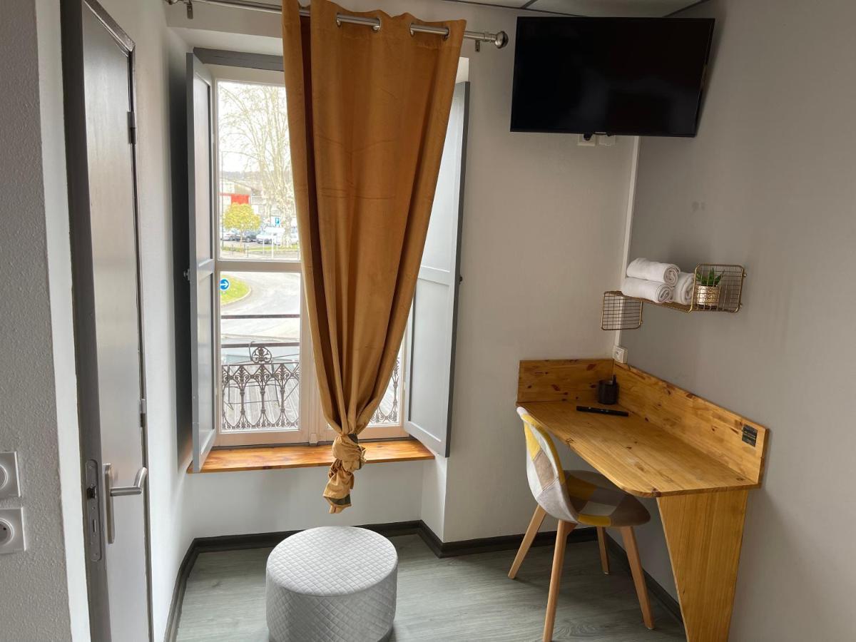 Le Central Hotel-Bar Oloron-Sainte-Marie Εξωτερικό φωτογραφία