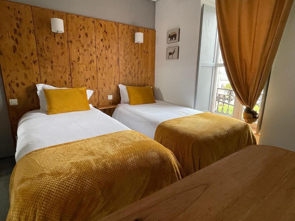 Le Central Hotel-Bar Oloron-Sainte-Marie Εξωτερικό φωτογραφία
