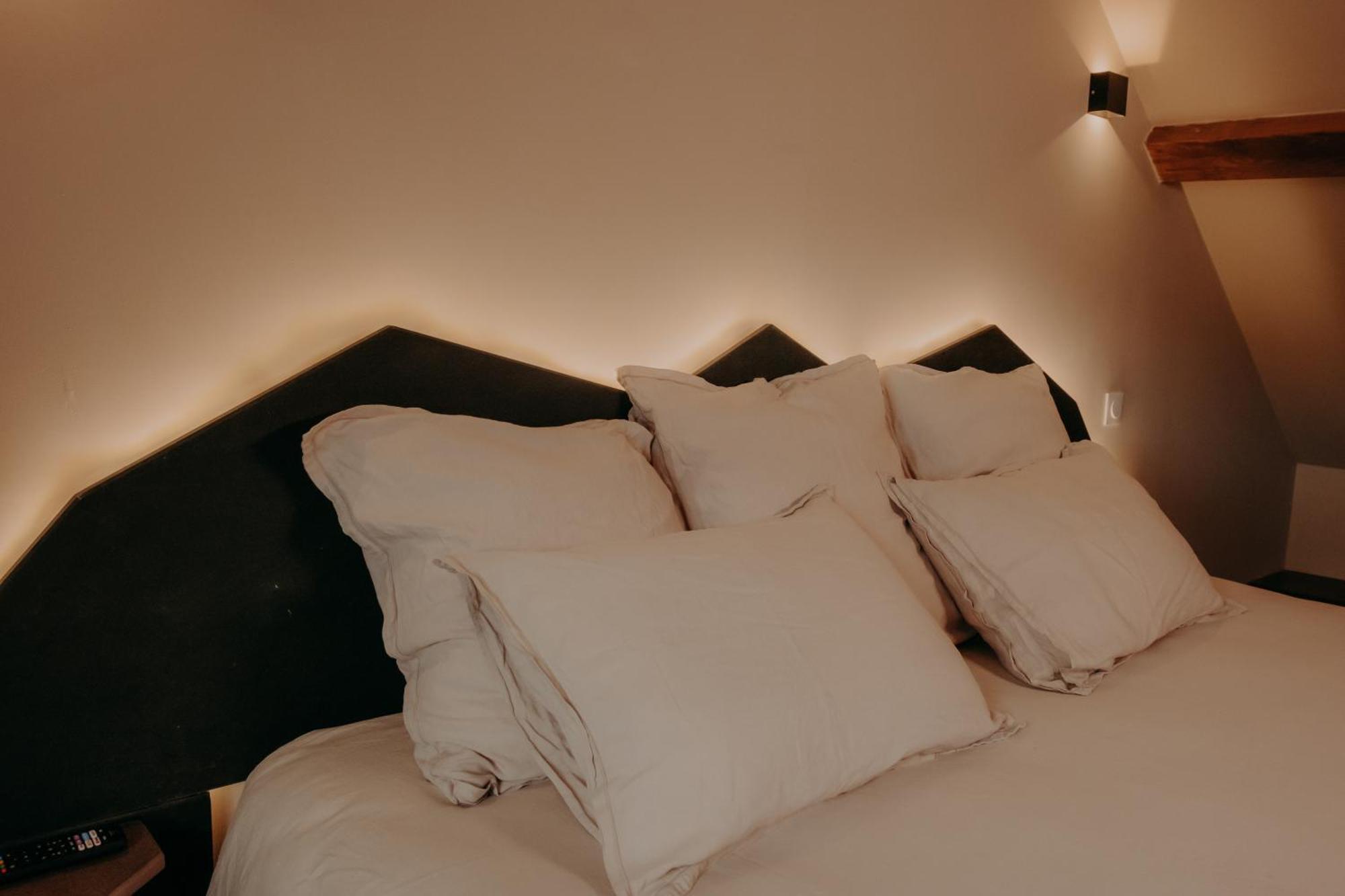 Le Central Hotel-Bar Oloron-Sainte-Marie Εξωτερικό φωτογραφία
