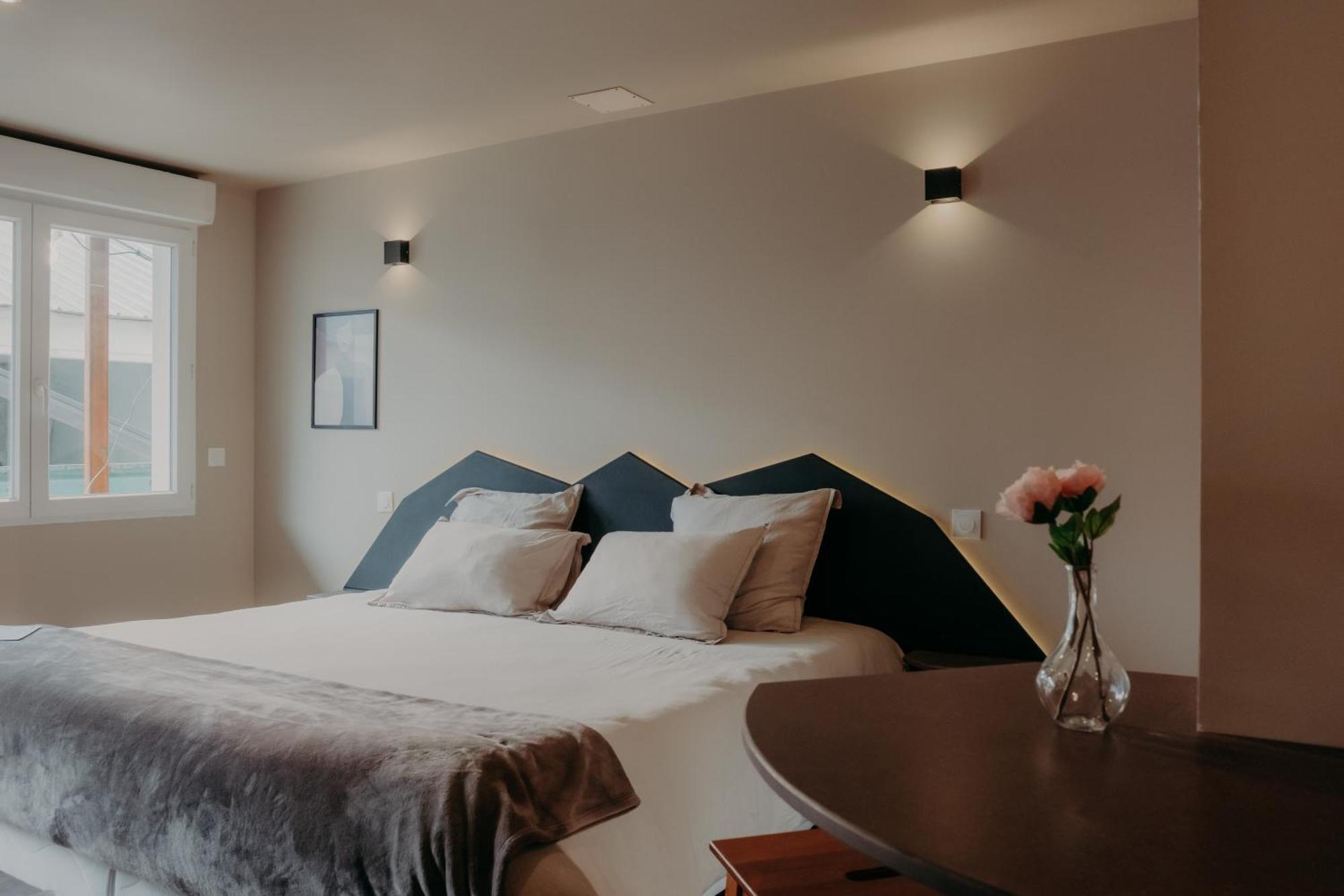 Le Central Hotel-Bar Oloron-Sainte-Marie Εξωτερικό φωτογραφία