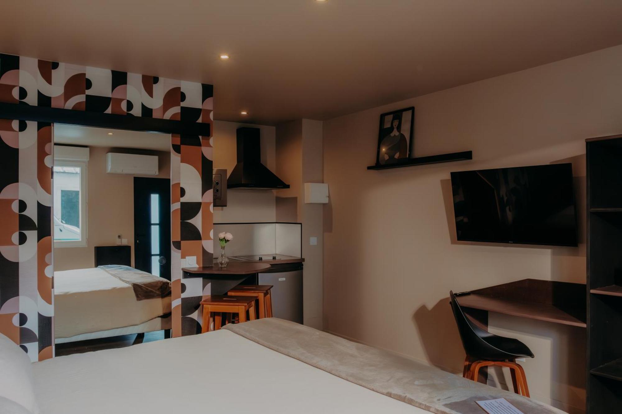 Le Central Hotel-Bar Oloron-Sainte-Marie Εξωτερικό φωτογραφία